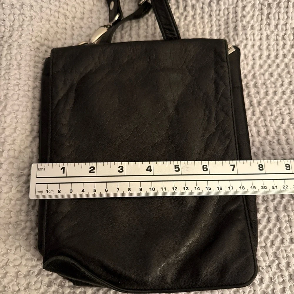 Pelle Studio Black Leather Messenger Bag mens ,Women’s